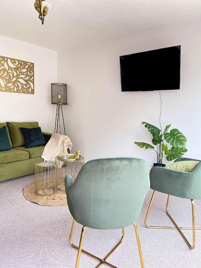 Jade's Cozy Retreat: Pet-Friendly 2-Bed with Garden Villa Cambridge  Exterior photo