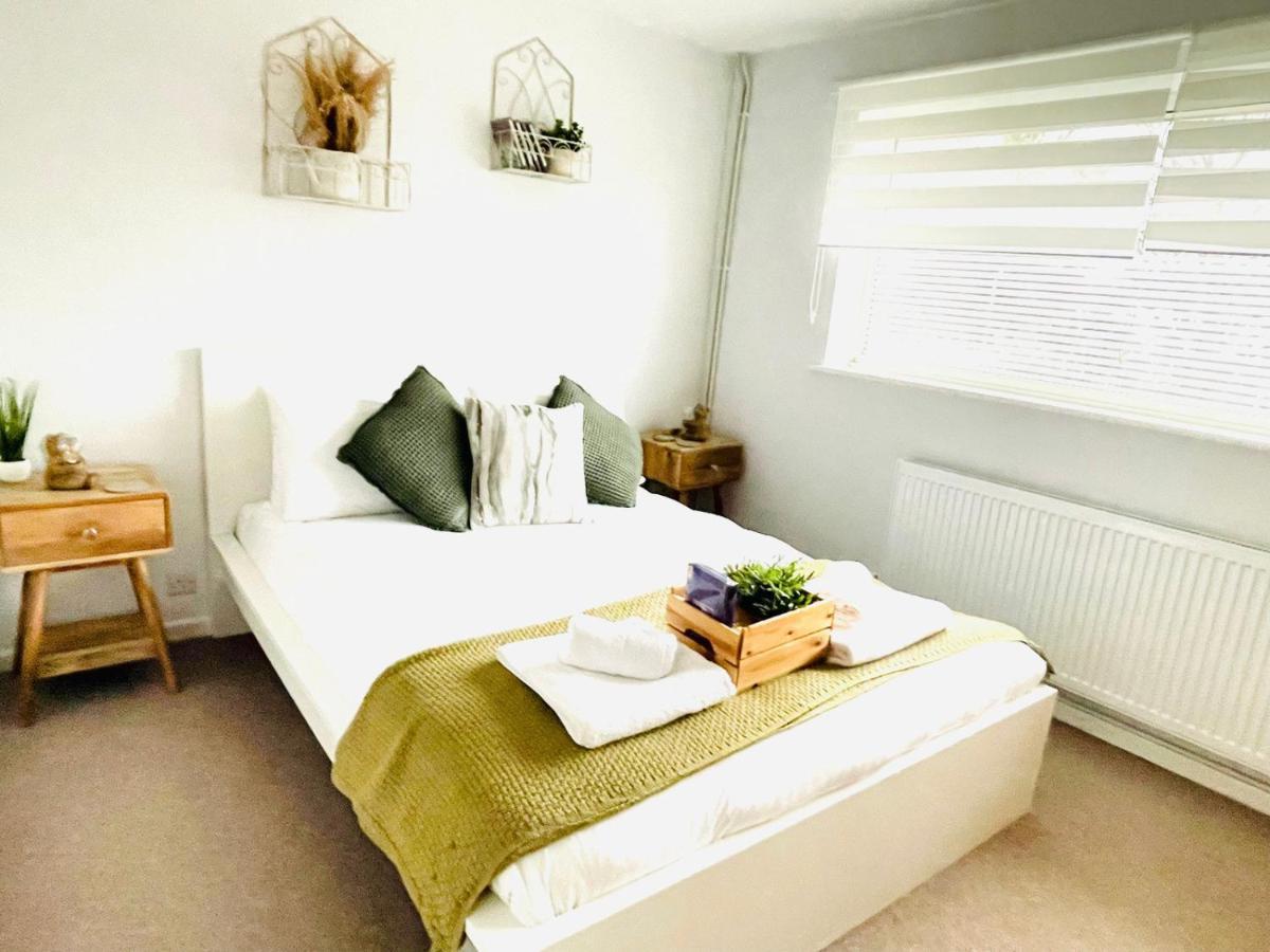 Jade's Cozy Retreat: Pet-Friendly 2-Bed with Garden Villa Cambridge  Exterior photo