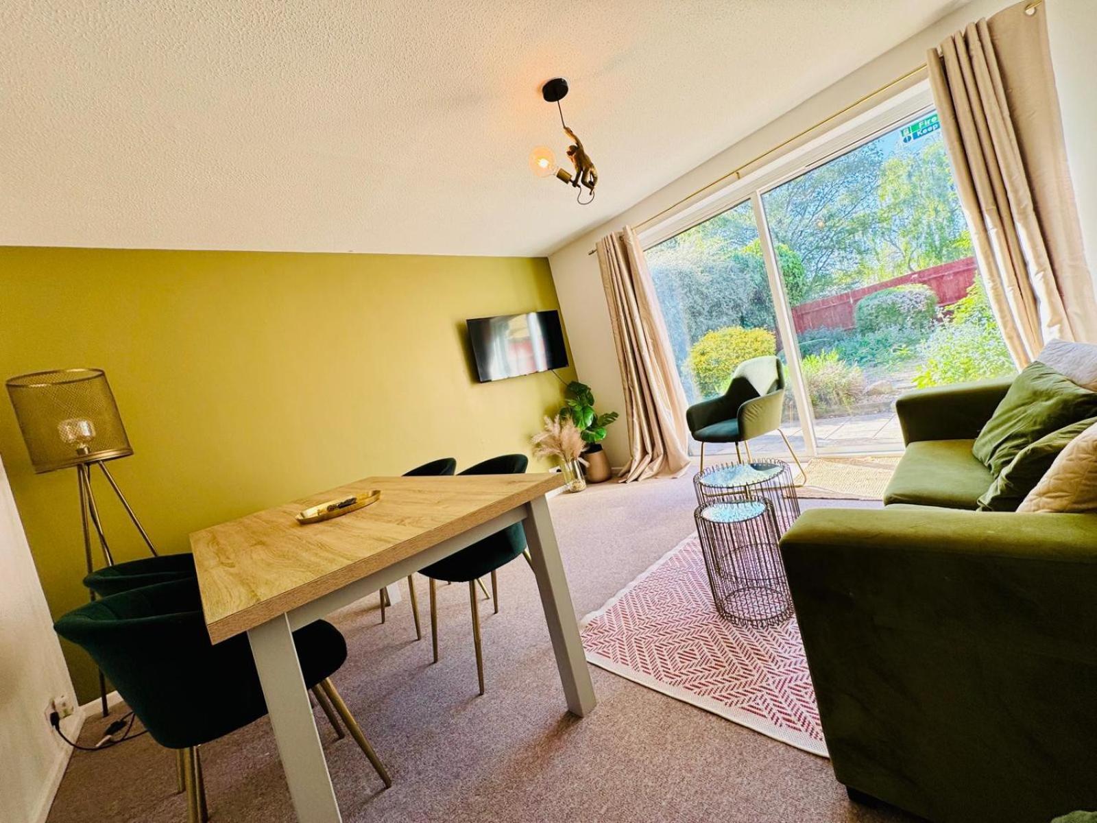 Jade's Cozy Retreat: Pet-Friendly 2-Bed with Garden Villa Cambridge  Exterior photo