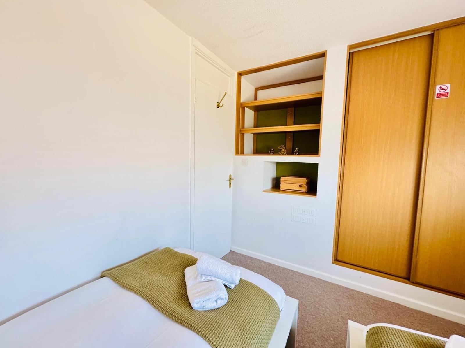 Jade's Cozy Retreat: Pet-Friendly 2-Bed with Garden Villa Cambridge  Exterior photo